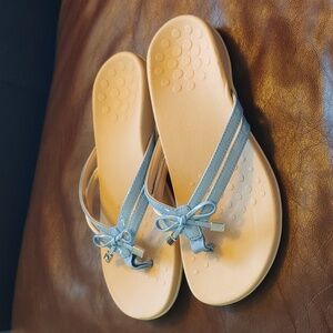 Vionic Bella X Toe Post Sandals Womens 7.5  periwinkle blue Bow beige Sole New